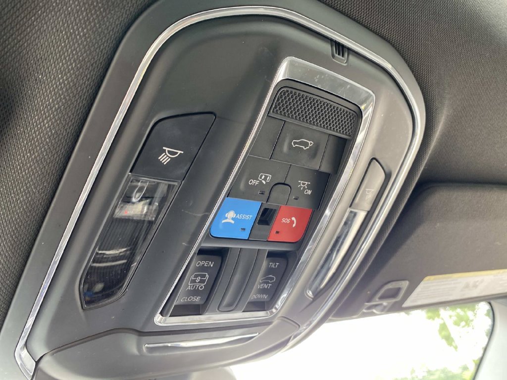 Used 2023 Jeep Grand Cherokee L Laredo AWD/4WD image 31