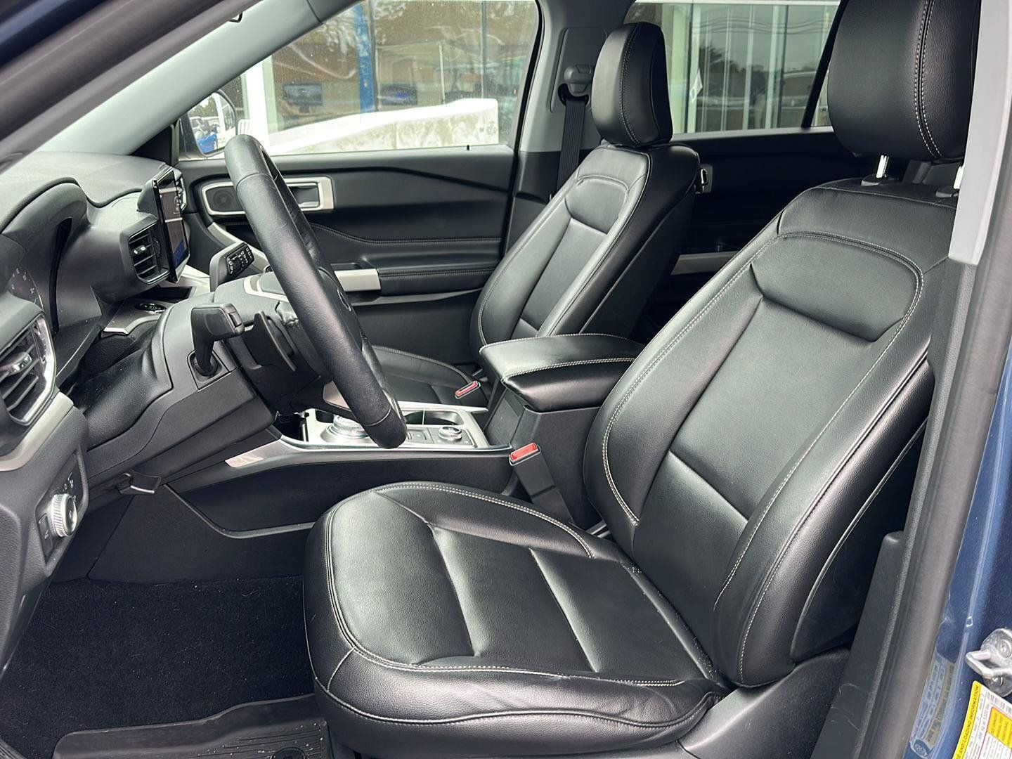 Used 2020 Ford Explorer XLT w/ Equipment Group 202A AWD/4WD image 9