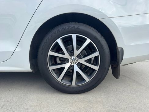 Used 2017 Volkswagen Jetta SE image 26