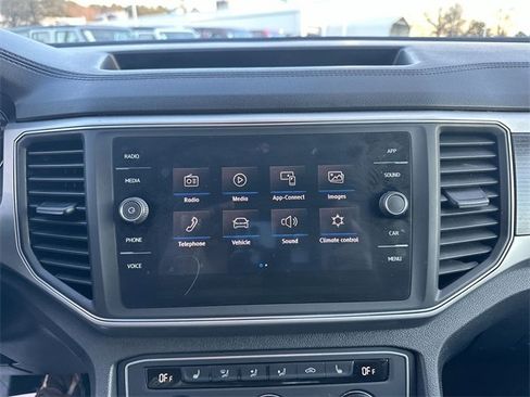 Used 2018 Volkswagen Atlas SE image 24