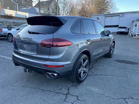 Used 2016 Porsche Cayenne S w/ Premium Package image 9