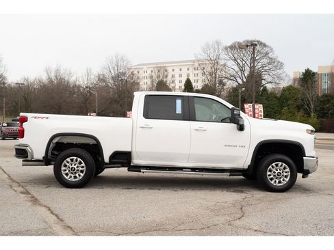 Certified 2025 Chevrolet Silverado 2500 LT w/ Convenience Package image 8