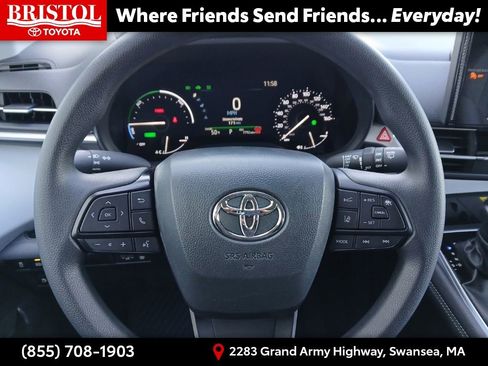 Used 2025 Toyota Sienna LE image 20