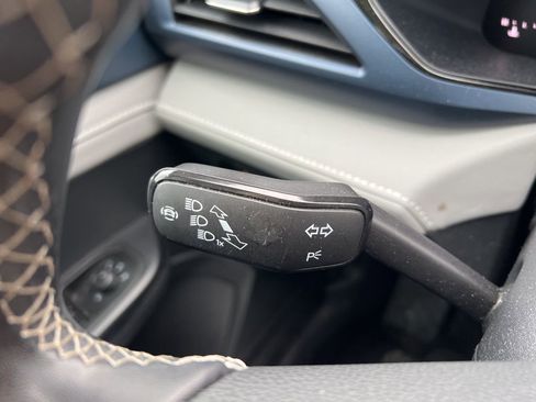 Used 2024 Volkswagen Taos SE image 14