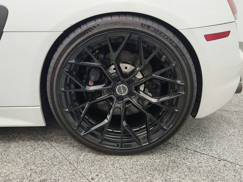Used 2017 Audi R8 V10 AWD/4WD image 18