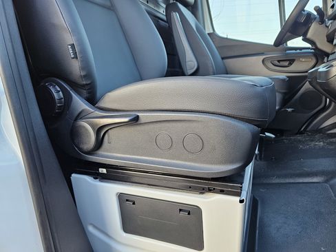 New 2025 Mercedes-Benz Sprinter 2500 image 22