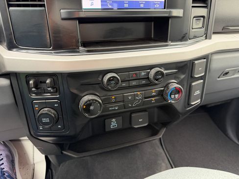 Used 2025 Ford F350 XLT AWD/4WD image 23