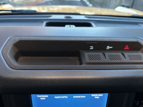 Used 2022 Ford Bronco Outer Banks AWD/4WD image 15