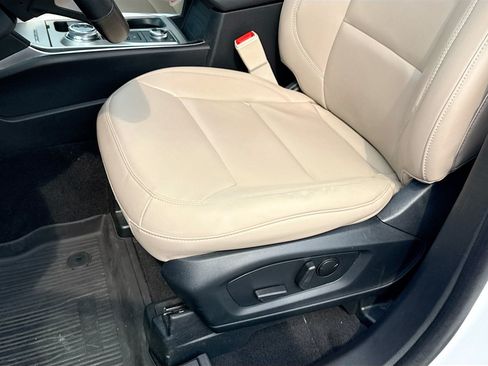 Used 2023 Ford Explorer XLT w/ Equipment Group 202A AWD/4WD image 20