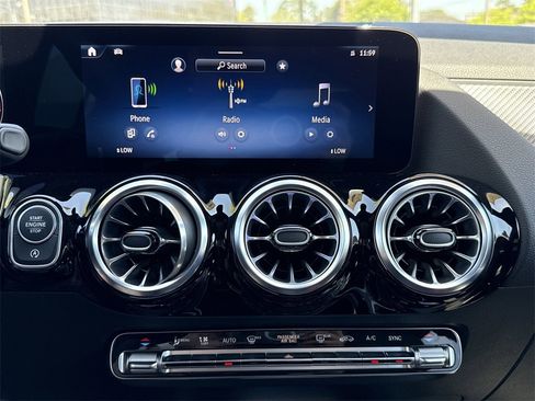 Certified 2025 Mercedes-Benz GLA 250 image 27