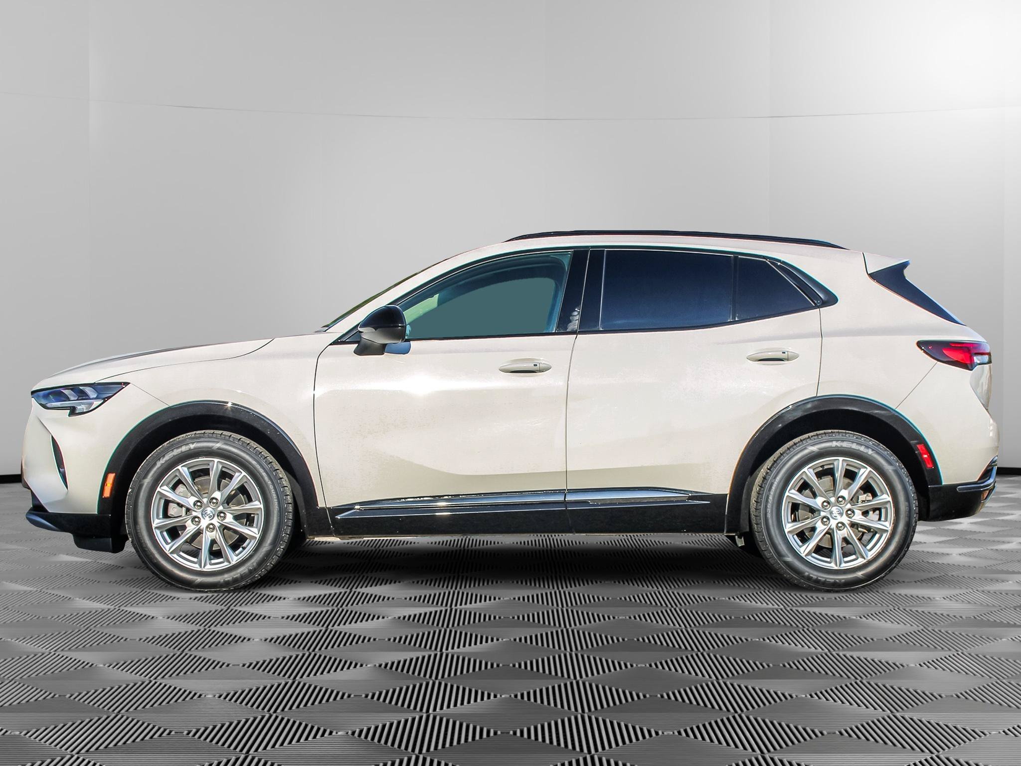 Used 2021 Buick Envision Essence w/ Sport Touring Package AWD/4WD image 4