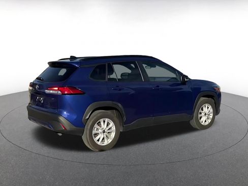 Used 2025 Toyota Corolla Cross LE image 15