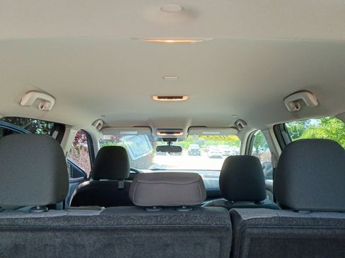 Used 2023 Nissan Rogue SV FWD image 25