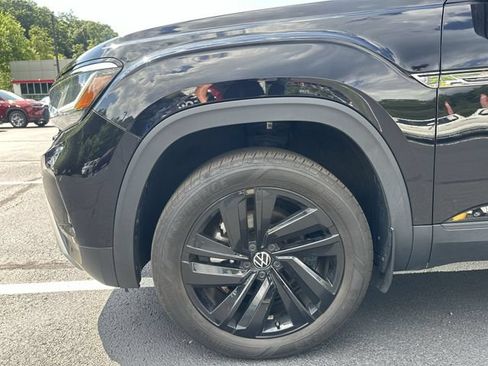 Used 2023 Volkswagen Atlas Cross Sport SE w/ Black Wheel Package AWD/4WD image 20