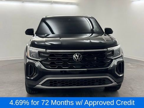 Used 2025 Volkswagen Atlas Cross Sport SE FWD image 2