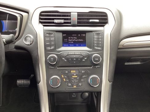 Used 2018 Ford Fusion S image 45