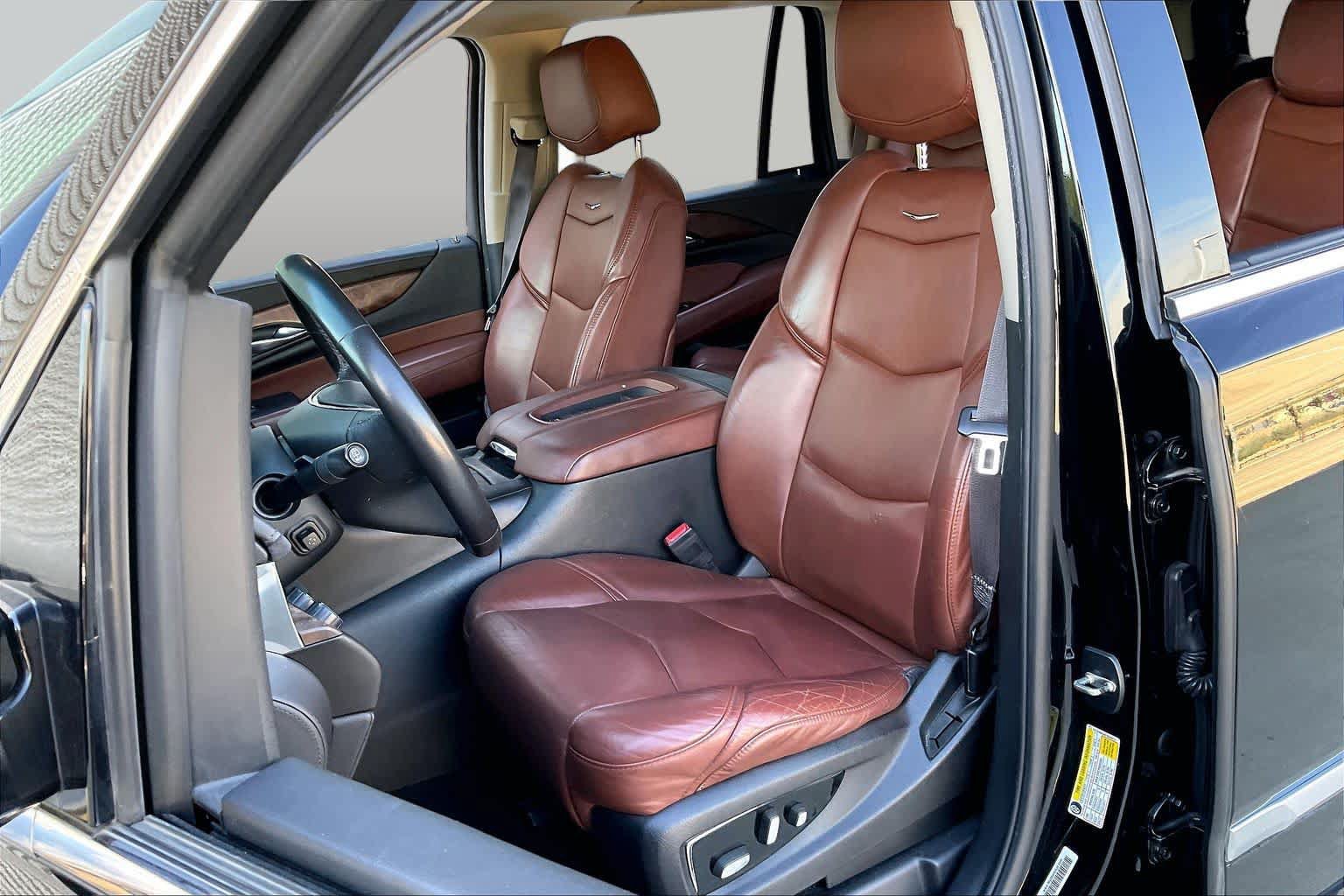Used 2015 Cadillac Escalade Premium AWD/4WD image 8
