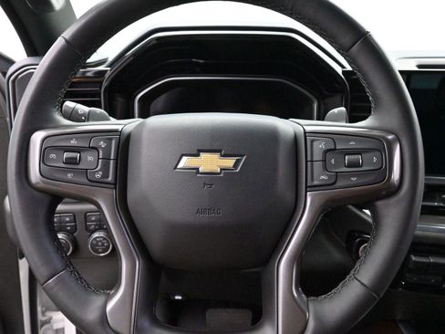 Used 2023 Chevrolet Silverado 1500 High Country w/ High Country Premium Package image 17