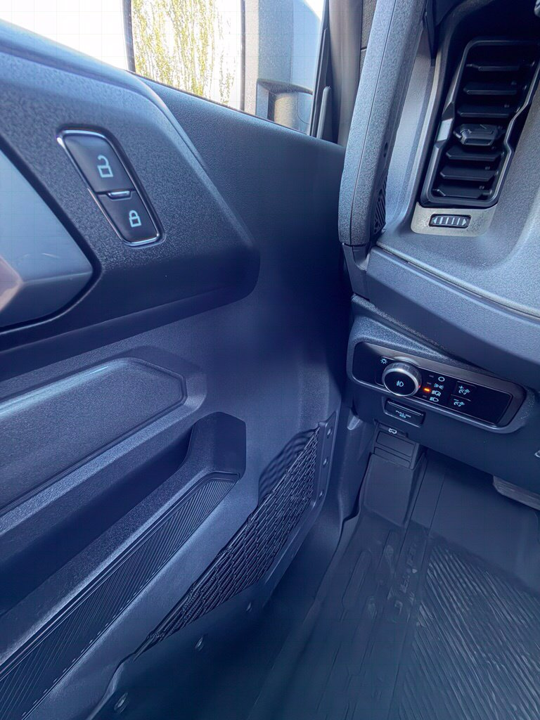 Used 2025 Ford Bronco Badlands AWD/4WD image 16