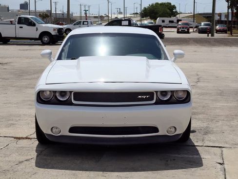 Used 2014 Dodge Challenger R/T RWD image 4