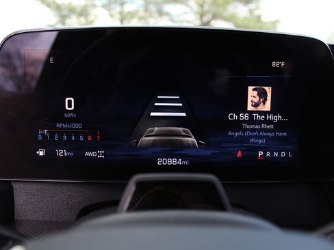 Used 2025 Chevrolet Traverse High Country w/ LPO, Floor Liner Package AWD/4WD image 18