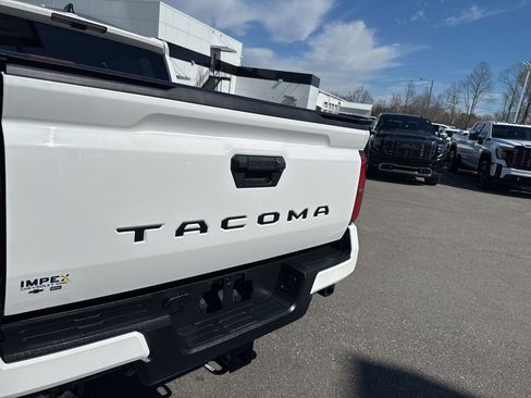 Used 2024 Toyota Tacoma TRD Sport image 29