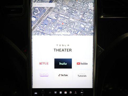 Used 2018 Tesla Model X 75D image 71