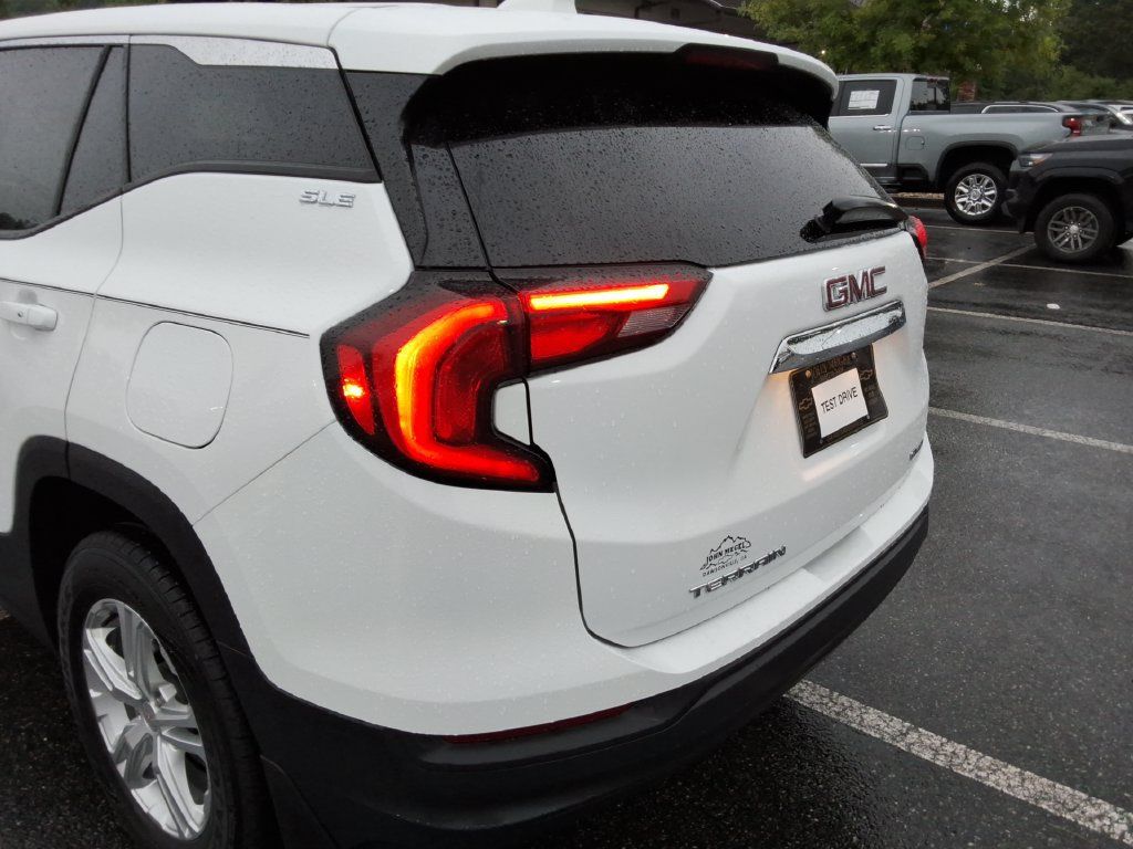 Used 2019 GMC Terrain SLE w/ LPO, Floor Liner Package AWD/4WD image 13