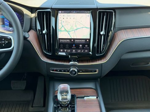 Certified 2023 Volvo XC60 B5 Ultimate w/ Climate Package AWD/4WD image 24