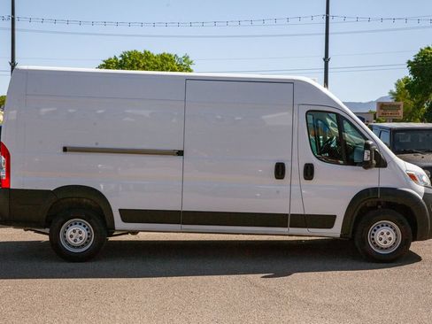 Used 2025 RAM ProMaster 3500 w/ Convenience Group FWD image 4
