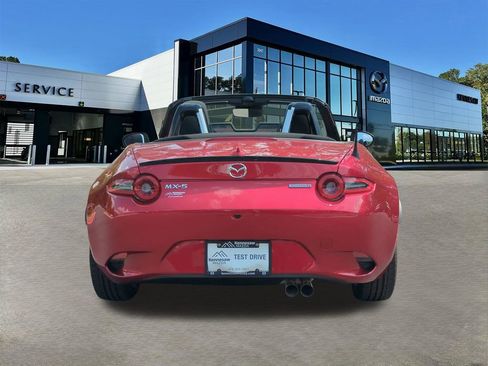 New 2026 MAZDA MX-5 Miata Club w/ Interior Package RWD image 5