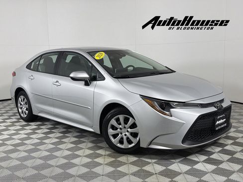 Used 2020 Toyota Corolla LE image 1