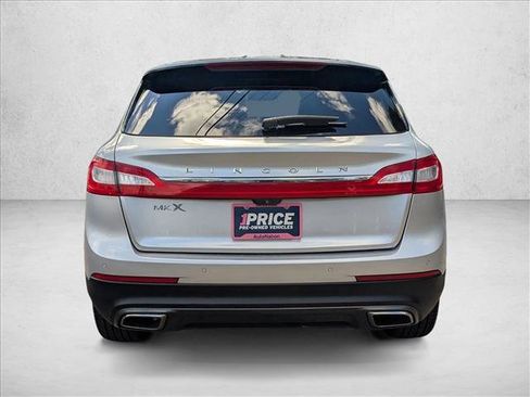 Used 2018 Lincoln MKX Reserve w/ Lincoln MKX Climate Package image 7