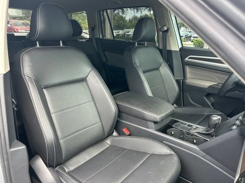 Used 2023 Volkswagen Atlas SE w/ Black Wheel Package FWD image 44