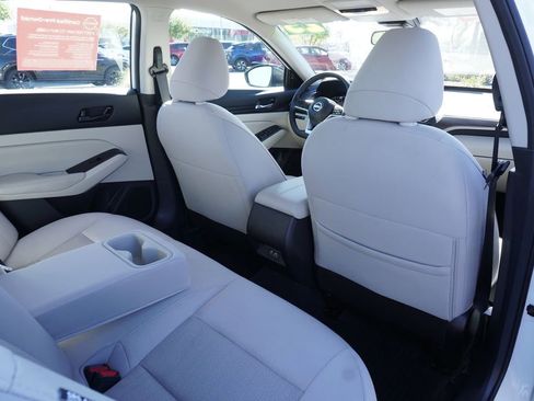 Certified 2025 Nissan Altima 2.5 SV FWD image 10