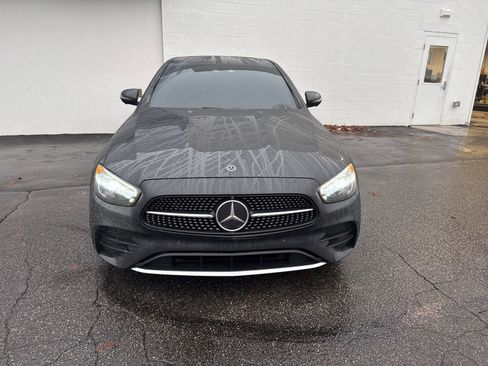 Used 2021 Mercedes-Benz E 350 4MATIC Sedan image 3