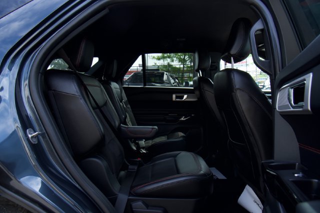 Used 2022 Ford Explorer ST-Line RWD image 28