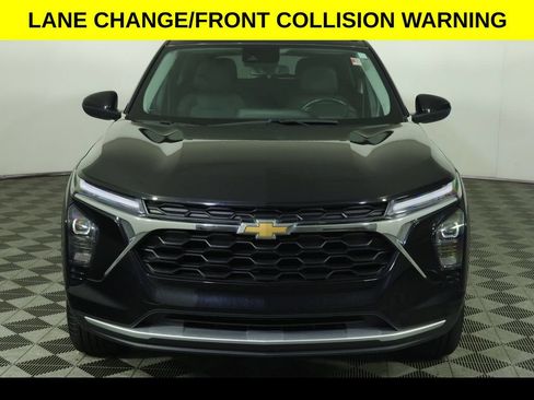 Used 2025 Chevrolet Trax LT w/ Driver Confidence Package FWD image 8