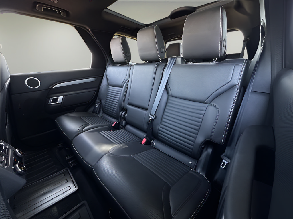 Used 2023 Land Rover Discovery S R-Dynamic AWD/4WD image 19