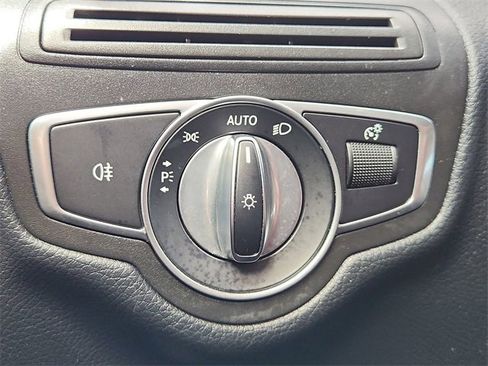 Used 2019 Mercedes-Benz GLC 300 image 17