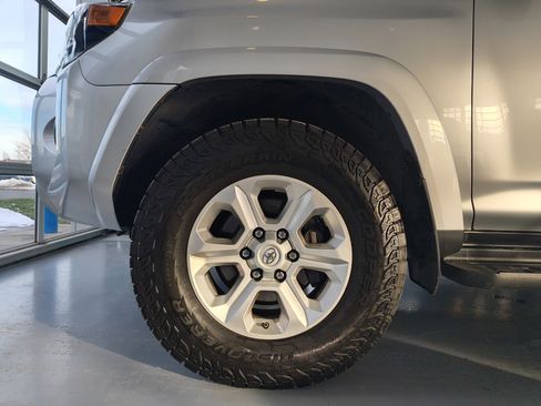 Used 2016 Toyota 4Runner SR5 image 26