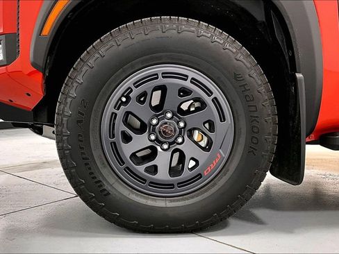 Used 2025 Nissan Frontier PRO-4X w/ Pro Convenience Package image 11