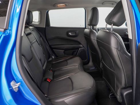 Used 2019 Jeep Compass Latitude w/ Cold Weather Group image 12