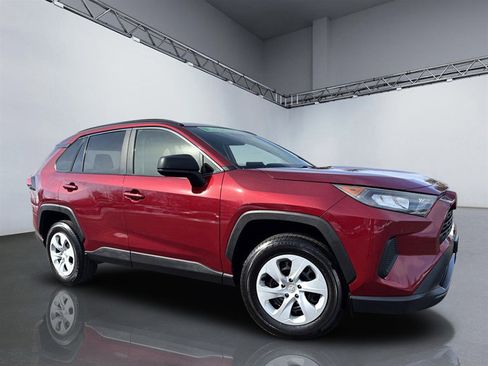 Used 2019 Toyota RAV4 LE w/ Carpet Mat Package image 23