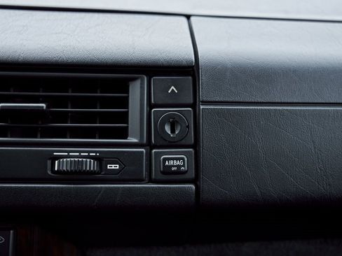 Used 2002 Mercedes-Benz SL 500 w/ SL2 Option Pkg image 66