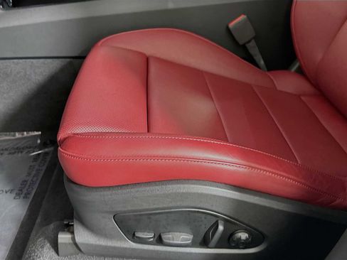 Certified 2025 Porsche Macan 4S Electric image 12