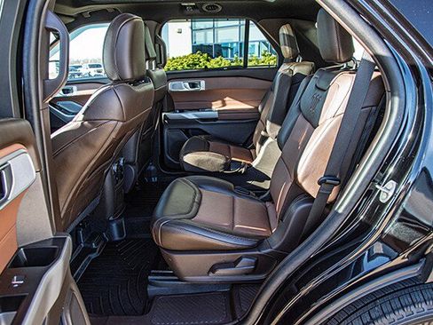 Used 2023 Ford Explorer King Ranch w/ Technology Package image 17