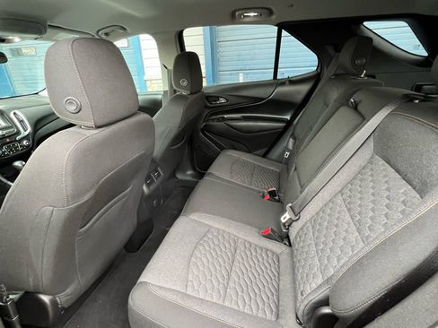 Used 2018 Chevrolet Equinox LT image 12