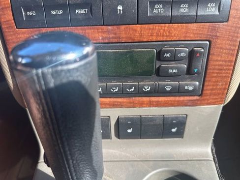 Used 2007 Ford Explorer Eddie Bauer image 14