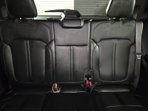 Certified 2024 Jeep Wagoneer Series II w/ Convenience Group I image 28